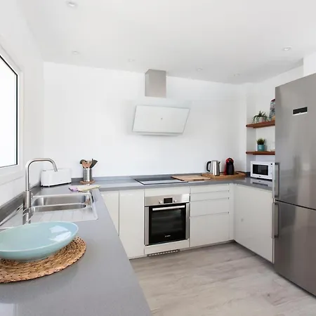 3 Bedroom Delphi With Private Heated Pool. فيلة *