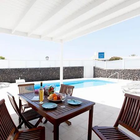 3 Bedroom Delphi With Private Heated Pool. بويرتو ذيل كارمين