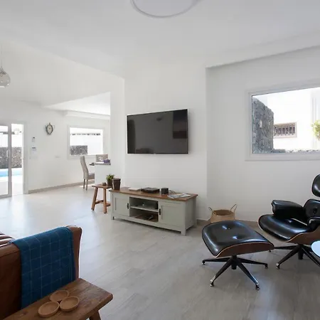 فيلة 3 Bedroom Delphi With Private Heated Pool. بويرتو ذيل كارمين