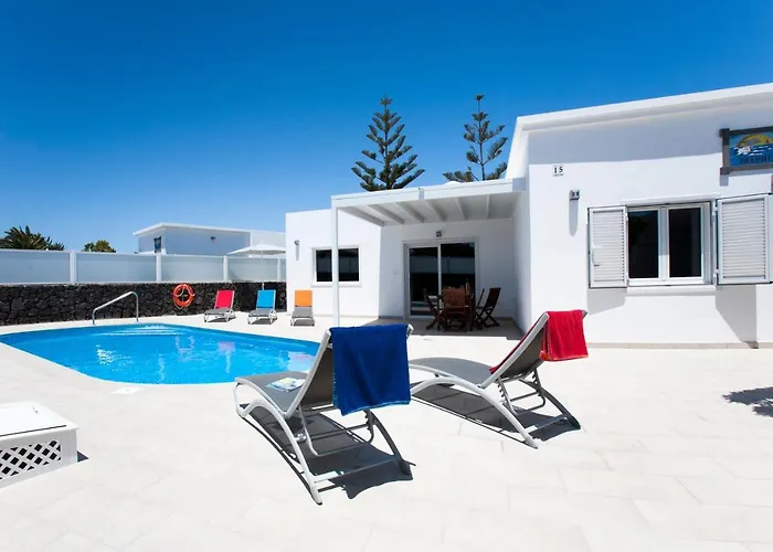 3 Bedroom Delphi With Private Heated Pool. Villa